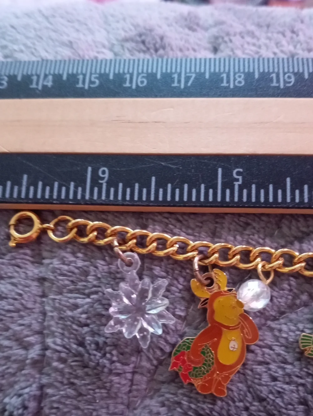 CHILDS WINNIE THE POOH AND FRIENDS CHRISTMAS BRACELET